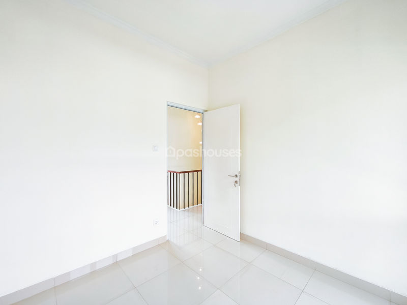 Bukit Golf Riverside Cluster Orchid Blok E17/21B