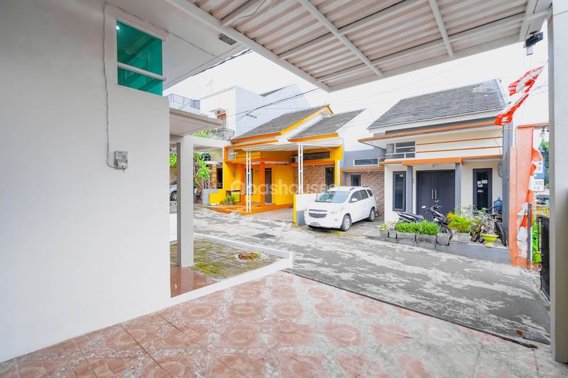 Town House Griya Widya