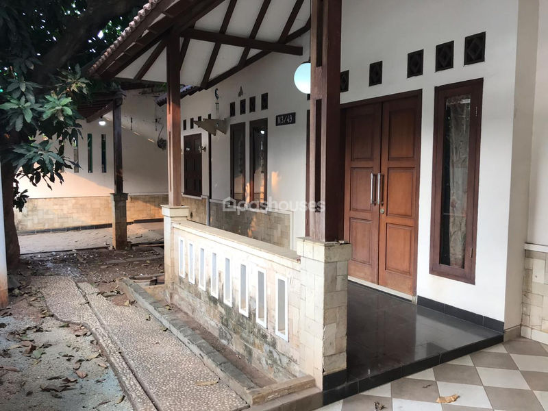 Perum Kota Legenda Dukuh Zamrud Blok M3 No.49