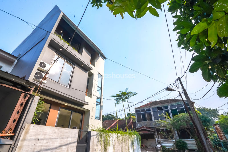Jalan Sakura F No. 489