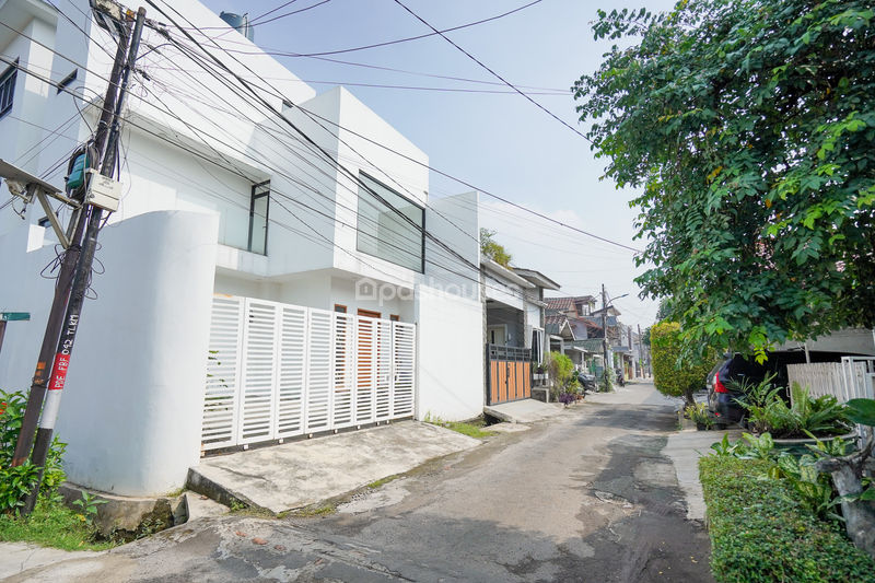 Jln Minas 5 , Jatiwaringin, Pondok Gede - Kota Bekasi