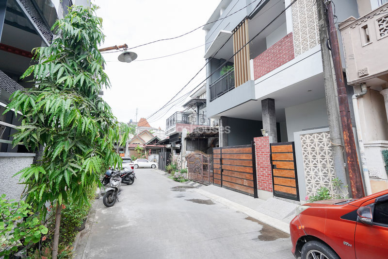 Taman Harapan Baru Blok V1 No.49