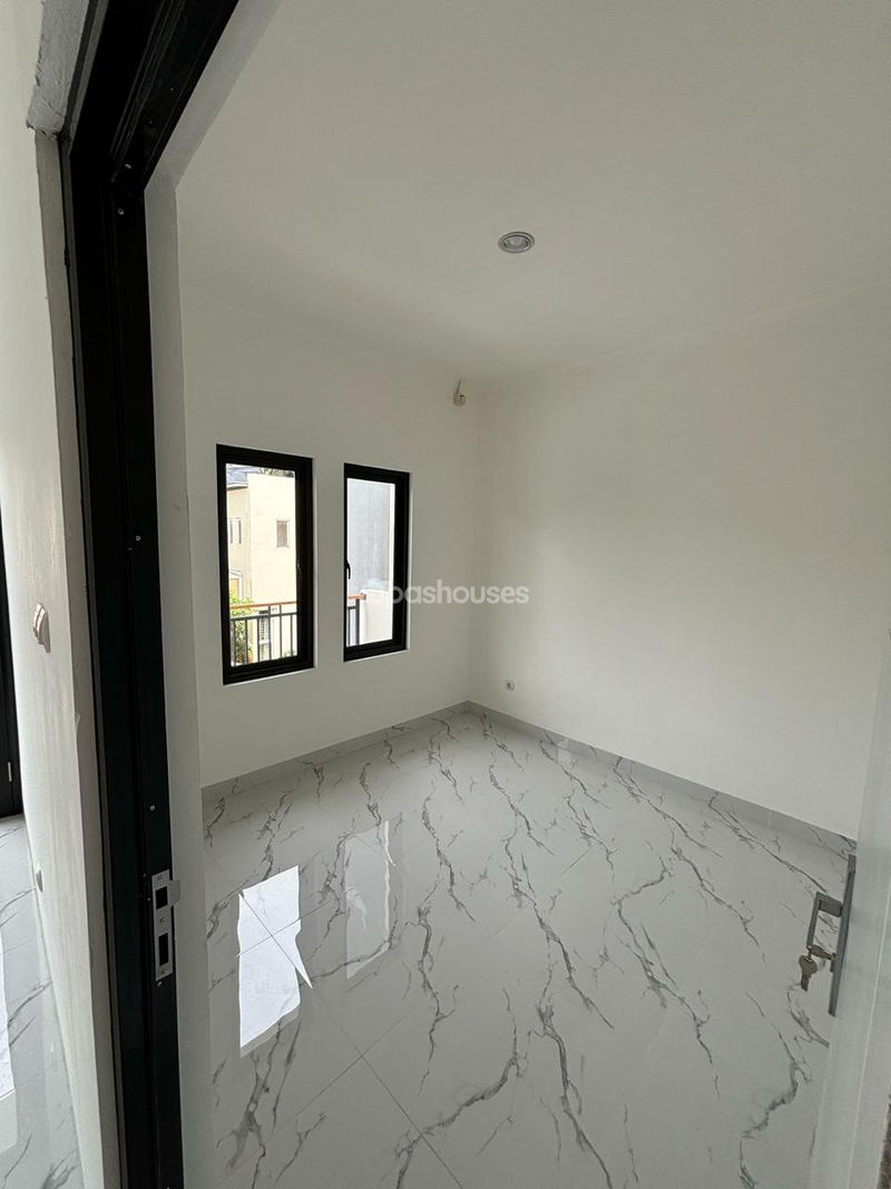 Puri Primacom Residence Blok E No.8