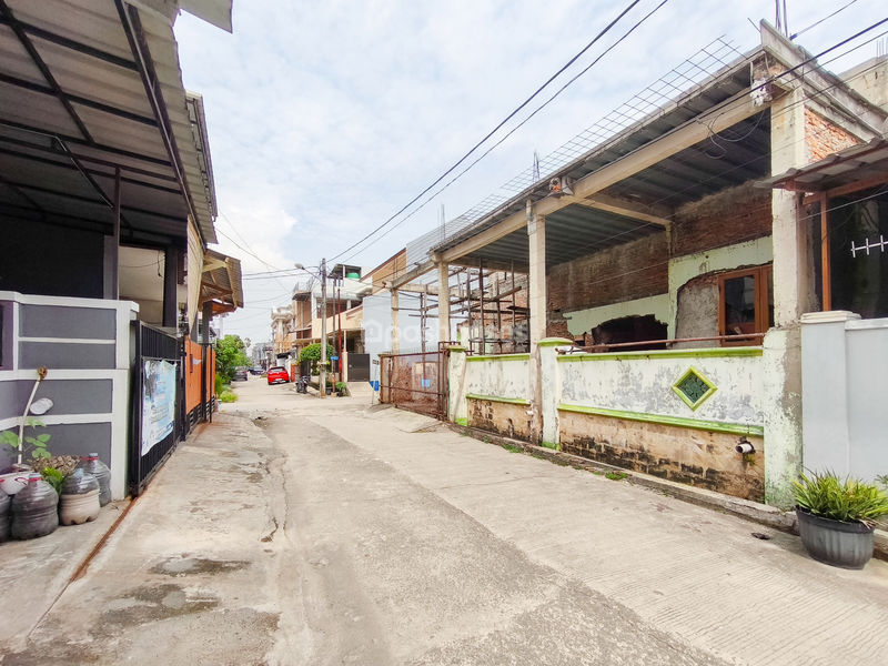 Jalan Sawo VIII Blok SV No.1