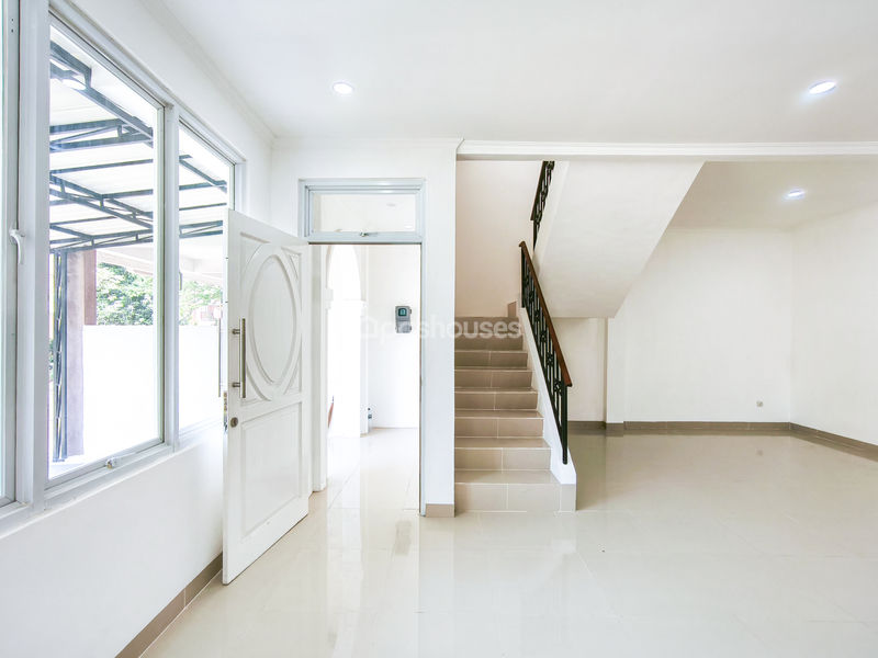 Legenda Wisata Zona Marcopolo Blok A11 No.28