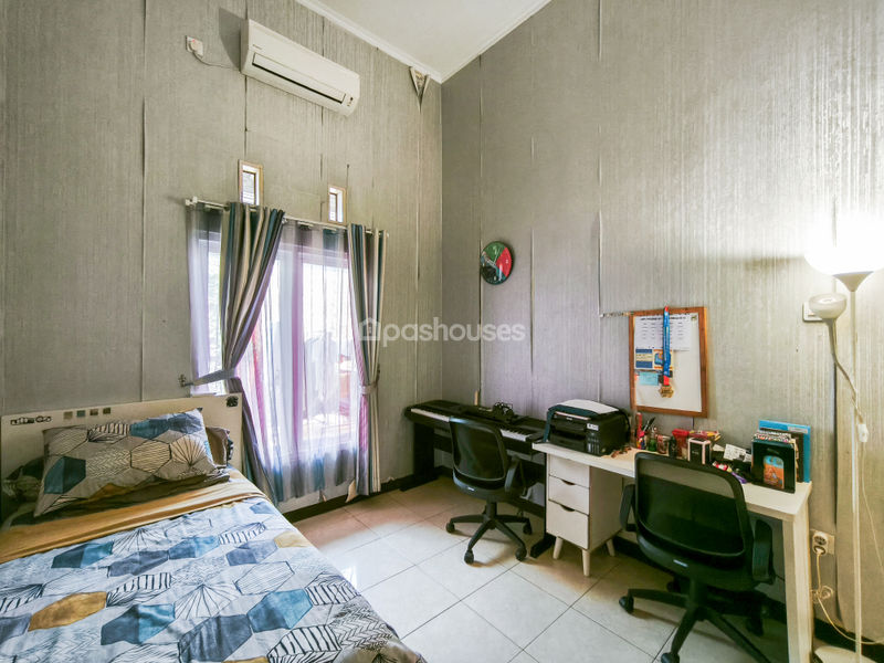 Erfina Kencana Regency Cluster Taman EK Playground No.18