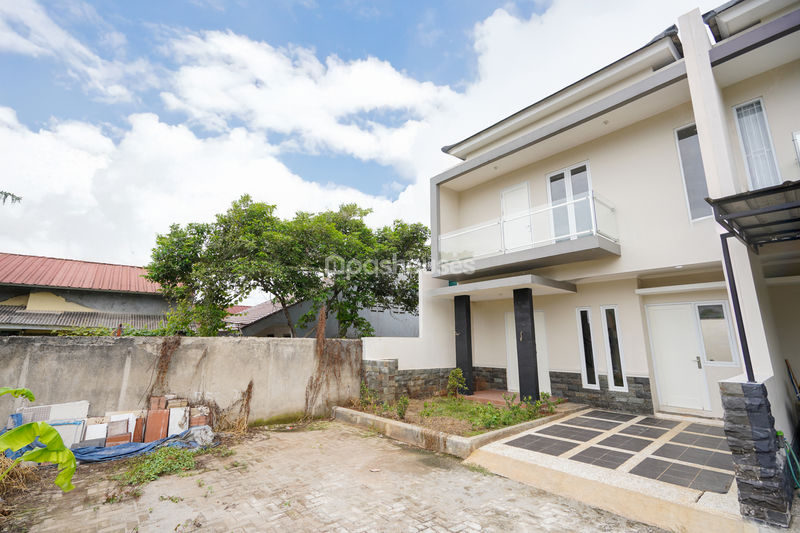 Bananas Residence 2