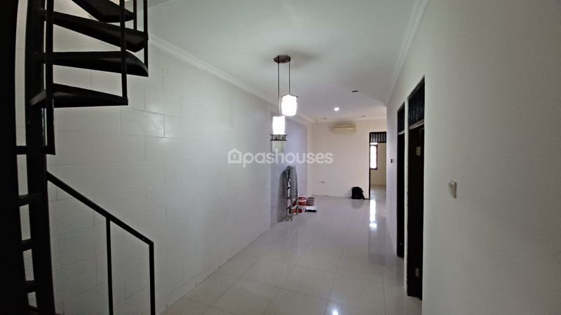 Jalan H. Nawi Raya No.18