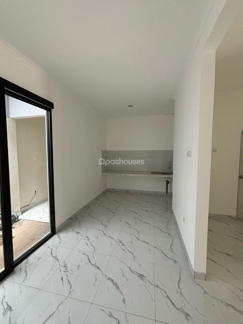 Puri Primacom Residence Blok E No.8