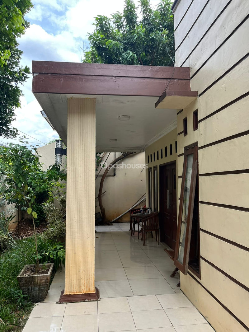 Jalan Gelora 5 Pondok Kacang Timur