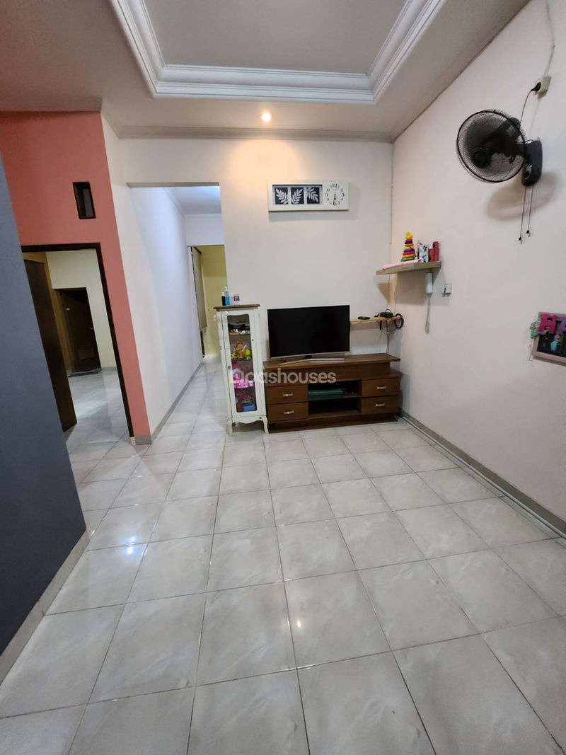 Jalan Rawa Maya 1