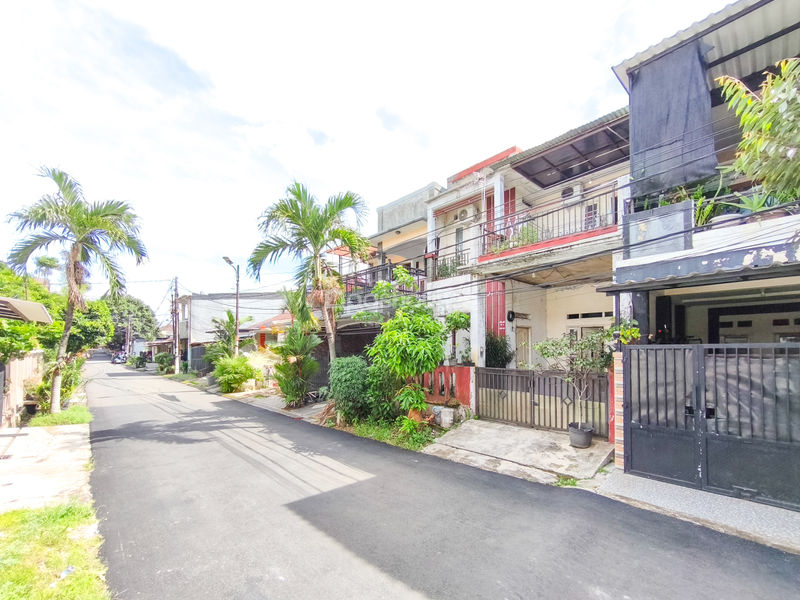 Permata Pamulang Blok E1 No.10