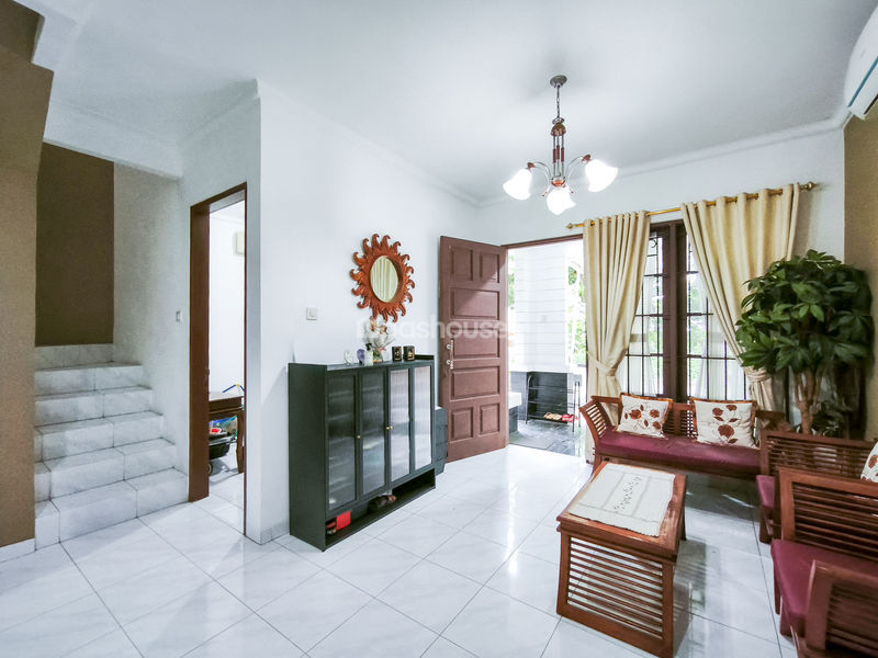 Legenda Wisata Zona Picasso Blok K5/10