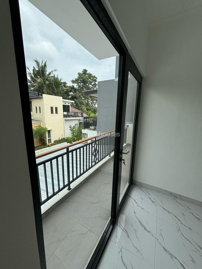 Puri Primacom Residence Blok E No.8