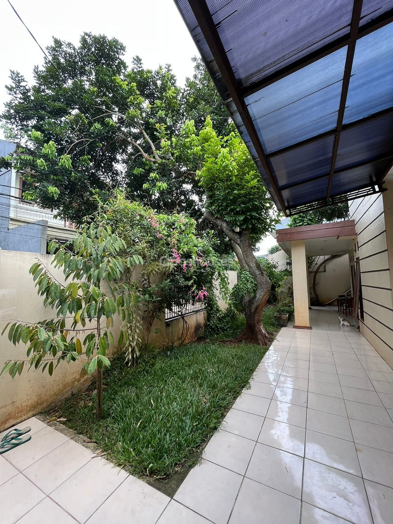 Jalan Gelora 5 Pondok Kacang Timur