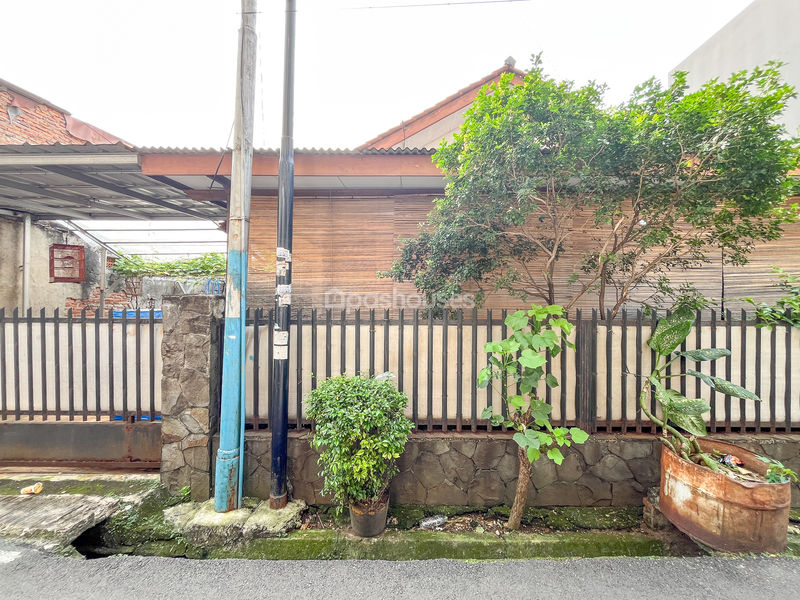 Jalan Penegak Gang VI No.5 Palmeriam