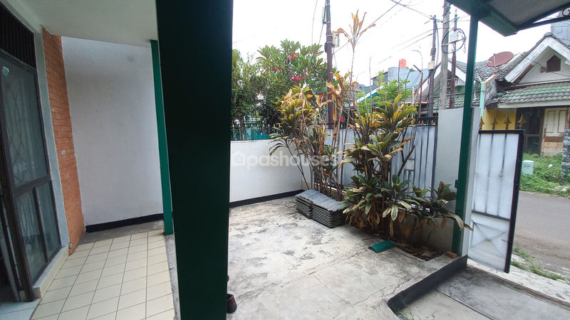 Jalan Sastra Kencana 1