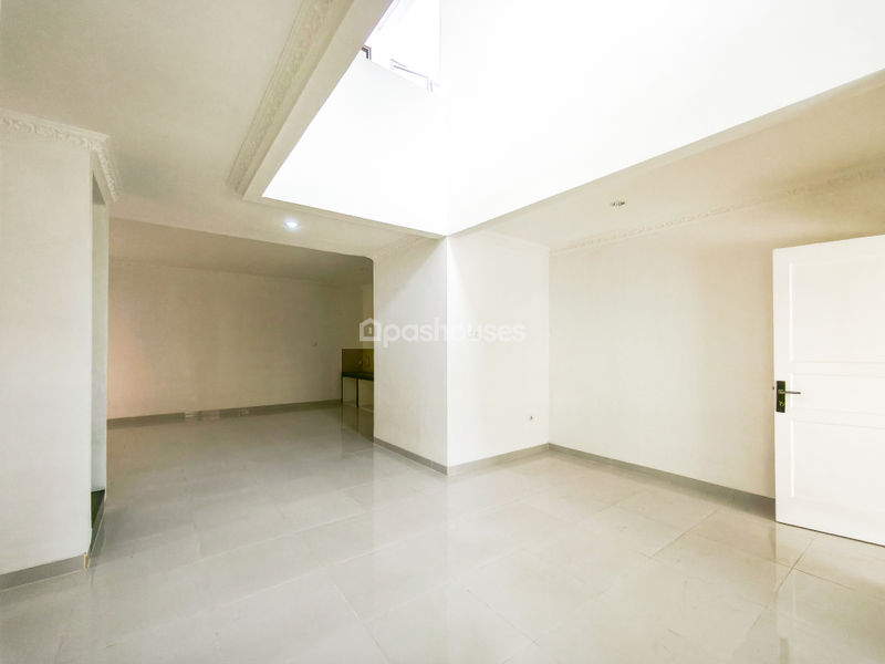 Kota Wisata Cluster Amsterdam No.30 Blok I No.5