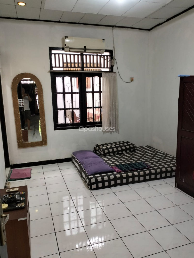 Jalan Raya Tengah