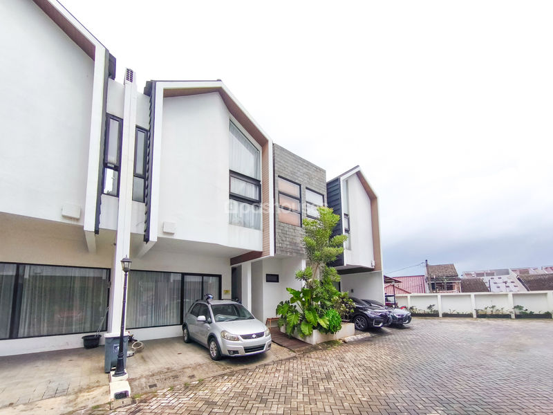 Perumahan Somerhill House No.26