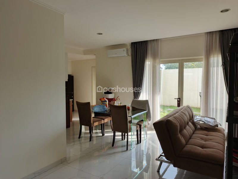 Komplek Suvarna Sutera Cluster Giri