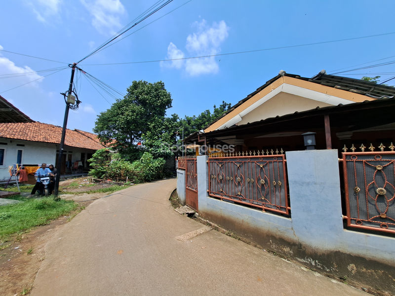Jalan Raya Pasir Putih