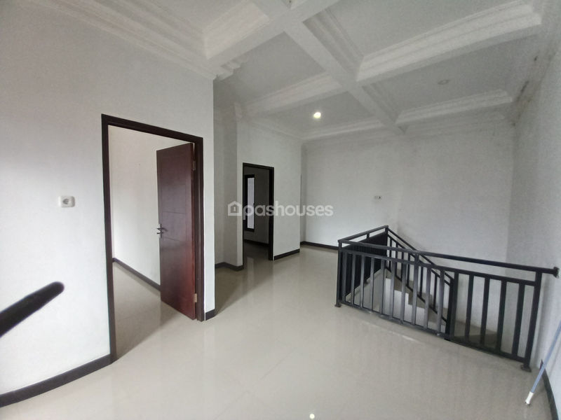 Jalan Caringin Rangkapan Jaya