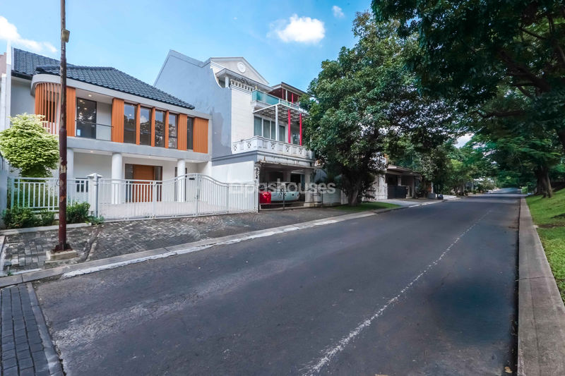 Legenda Wisata Zona Rembrant Blok H3/12