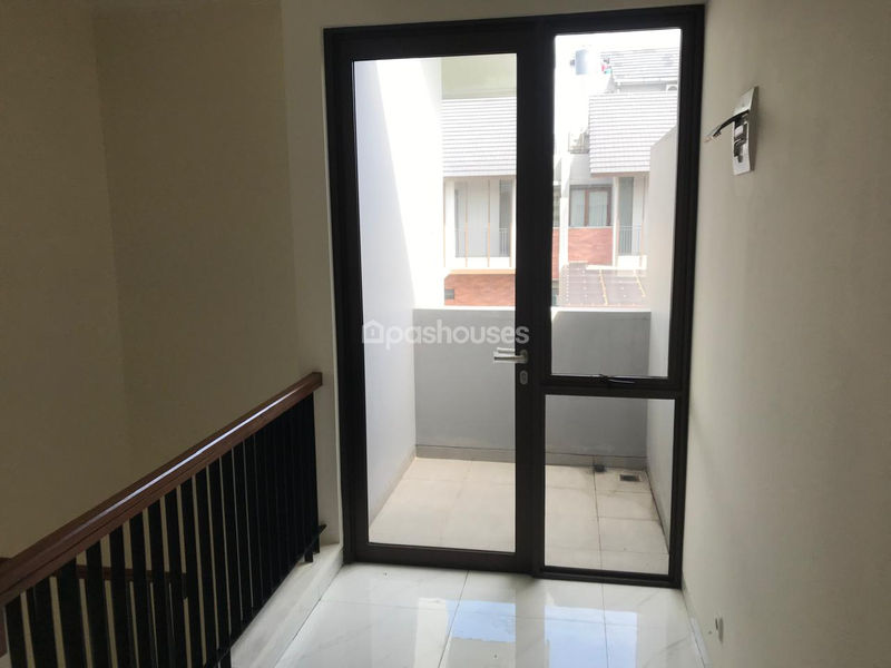 Perumahan Suvarna Sutera Cluster Dakota