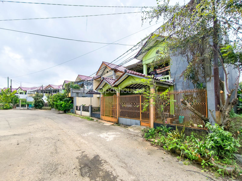 Komplek Taman Pabuaran