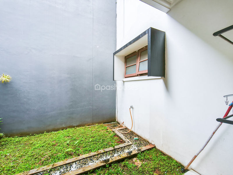 Legenda Wisata Zona Picasso Blok K5/10