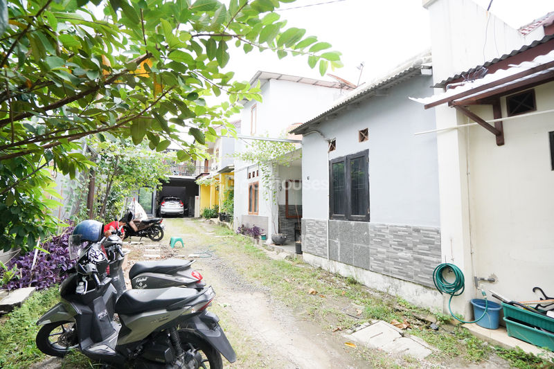 Jalan Haji Riman Cinere