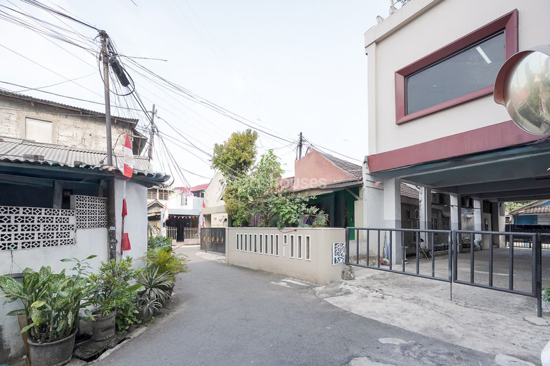 Jalan Kelapa Gading 2 No.3 Kramat Jati