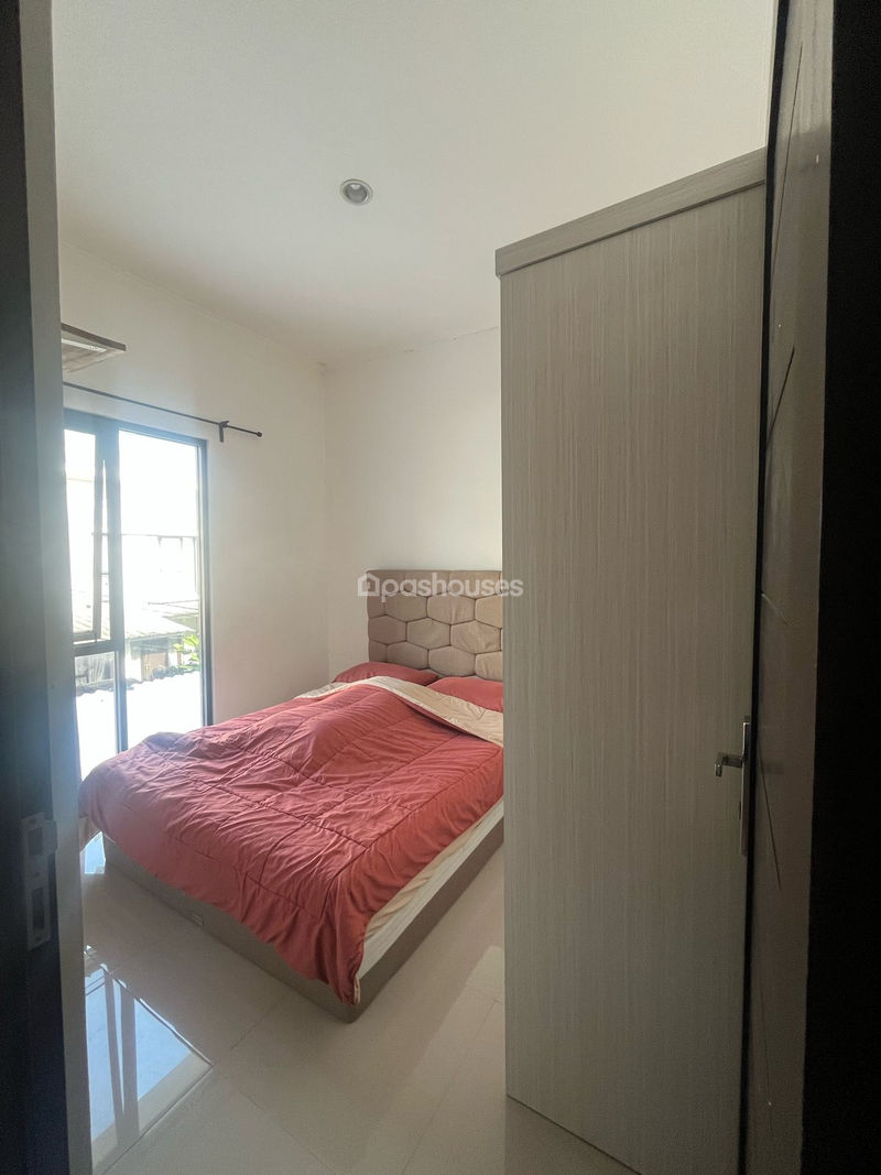 Perumahan Urbana Jatiwaringin Residence Blok D No.6