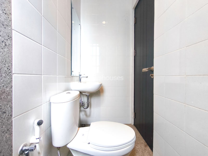 Latinos Business District BSD City Blok B12 No.5