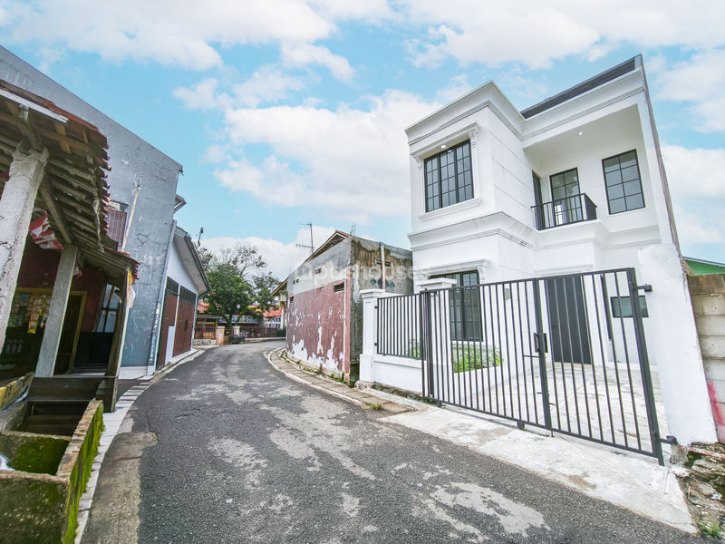 Jalan Raya Cijahe