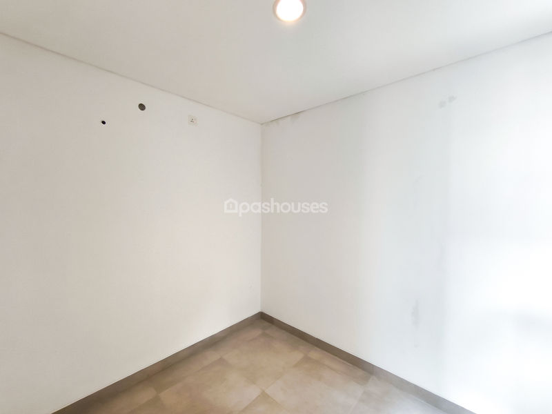 Latinos Business District BSD City Blok B12 No.5