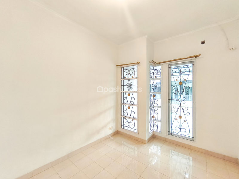 Serpong Park Cluster Fluorite Blok F12
