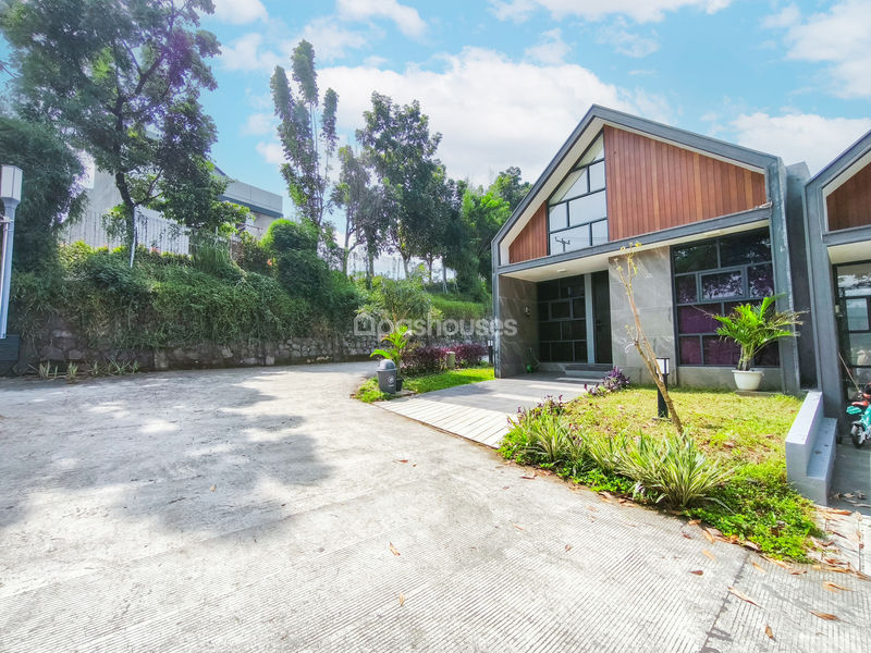 Cluster Golden Cikeas 