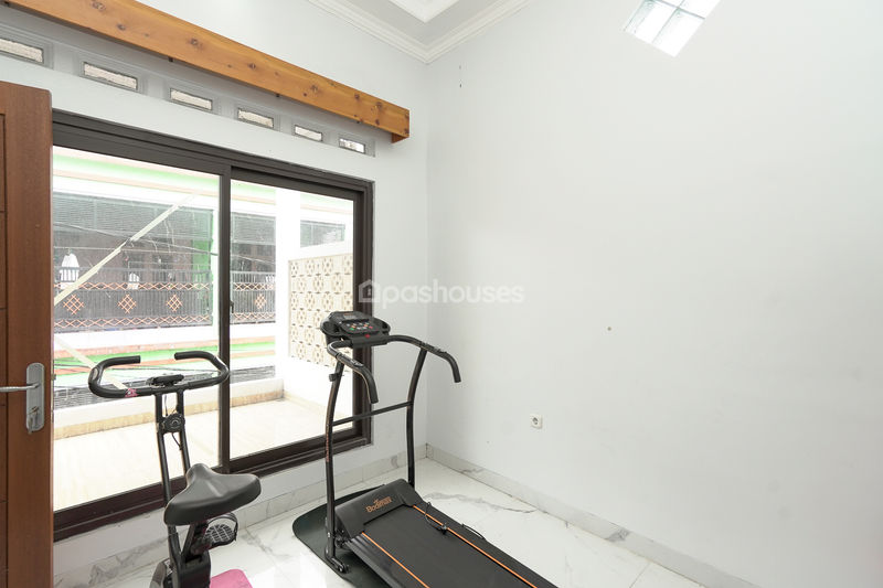 Jalan Pegasing 3 No.28 Cipayung