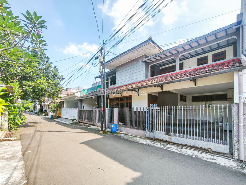 Jalan Taman Sari Blok L