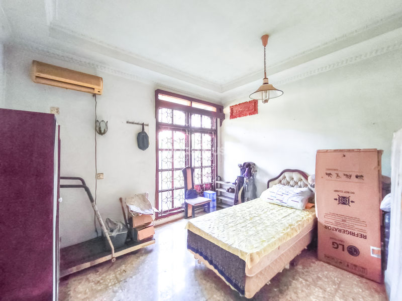 Jalan Markisa Blok E1 No.20-21 Cipayung