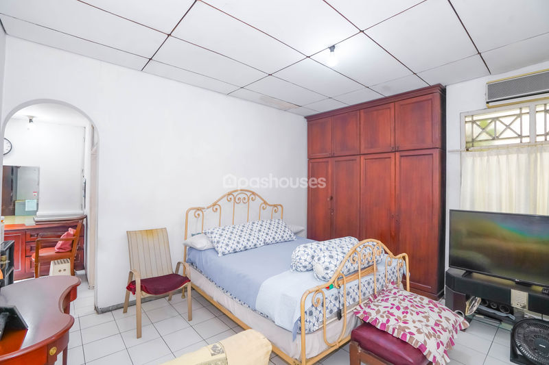 Jalan Mujair II No.18