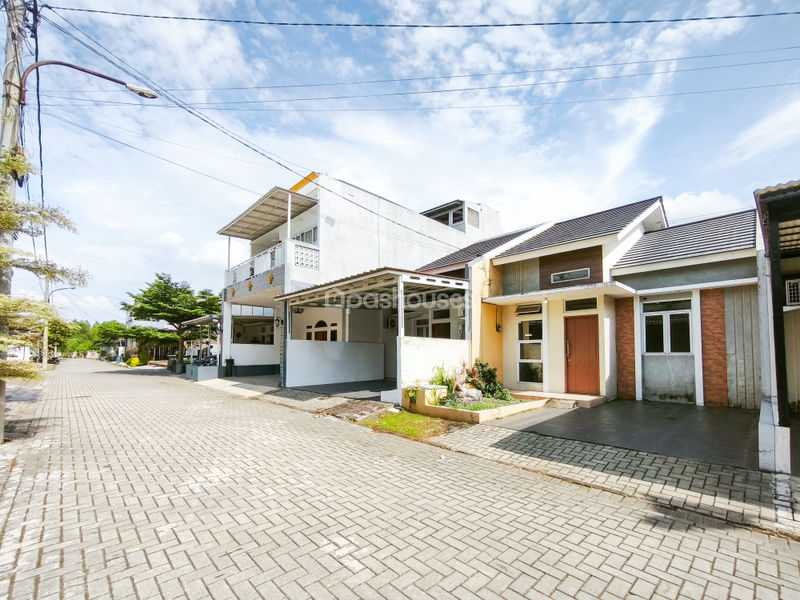 Metro Residence Cluster Pinewood Blok D3 No.9