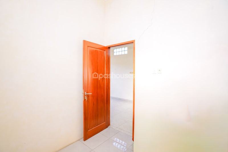 Jalan Makam Pule Depok