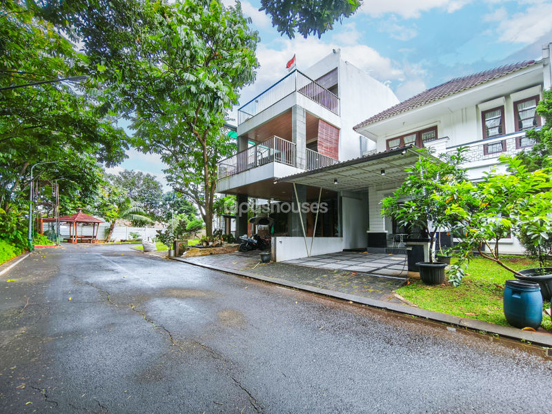 Legenda Wisata Zona Picasso Blok K5/10