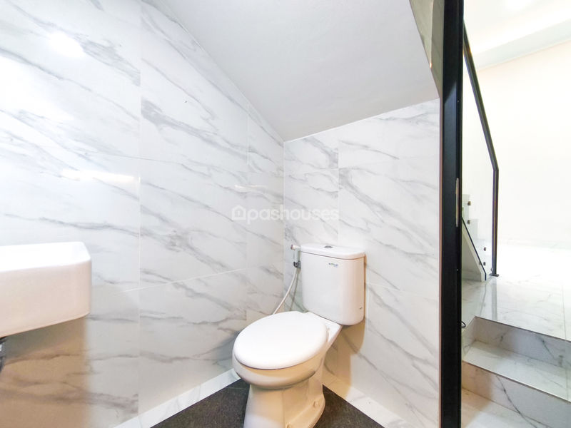 Jalan Saari Kelapa Dua