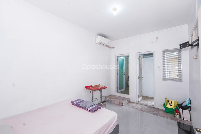 Jalan Lestari VI No.18A