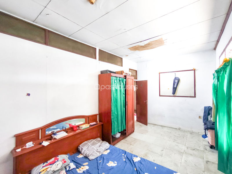 Jalan Anggrek Garuda II Blok I No.33