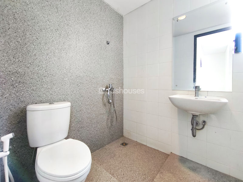 Latinos Business District BSD City Blok B12 No.5